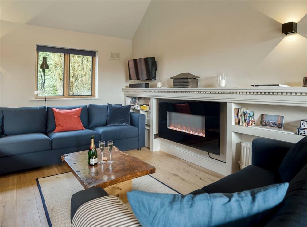 Beautifully furnished living area at Station Lodge in Stretton-on-Fosse, near Moreton-in-Marsh, Warwickshire