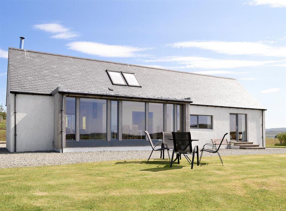 Exquisitely presented cottage at Stewartfield in Harlosh, near Dunvegan, Isle Of Skye