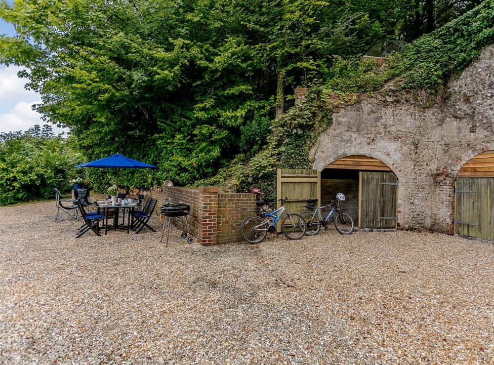 Outdoor area at Steyning Kilns in Steyning, West Sussex