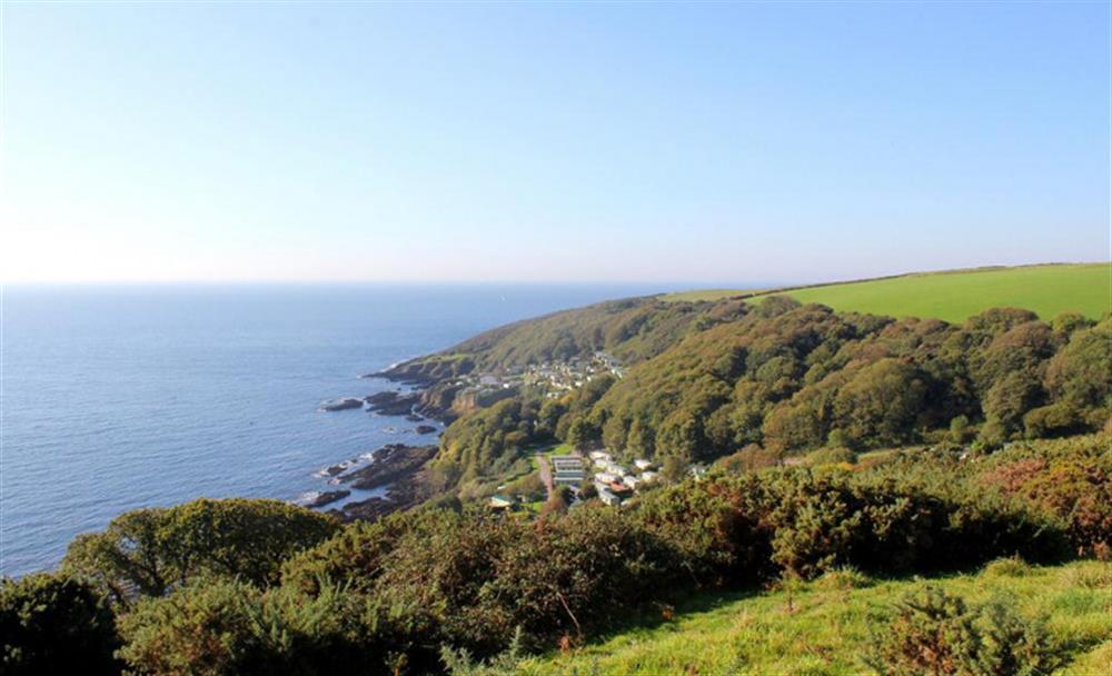 The surrounding coastline. at Stoke Cottage in Noss Mayo