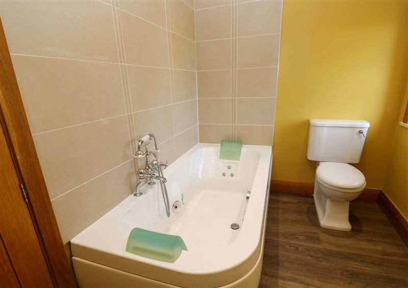 Bathroom at Stone & Fleece Cottage, Holmbridge