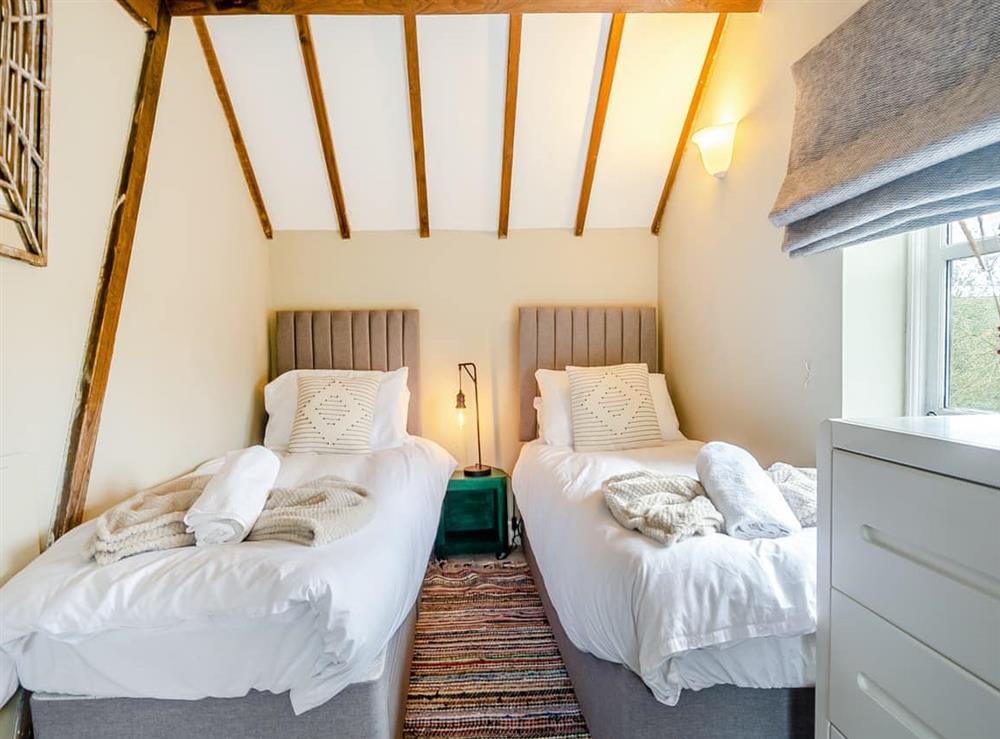 Twin bedroom at Stone Cottage in Blofield, Norfolk