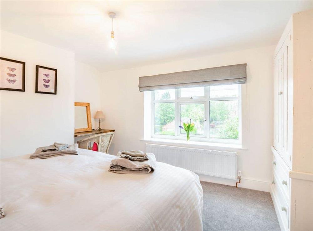 Double bedroom (photo 3) at Stonegarth in Snitterby, Lincolnshire