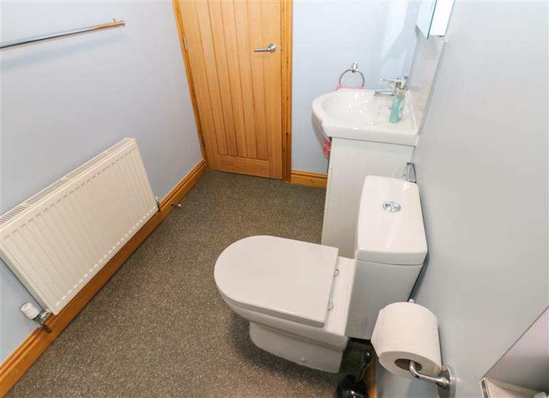 Bathroom at Stoneleigh Cottage, Muker