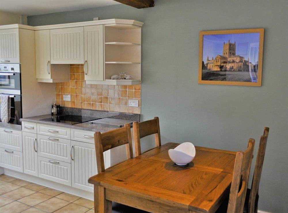 Kitchen/diner at Stonemasons Cottage in Tewkesbury, Gloucestershire