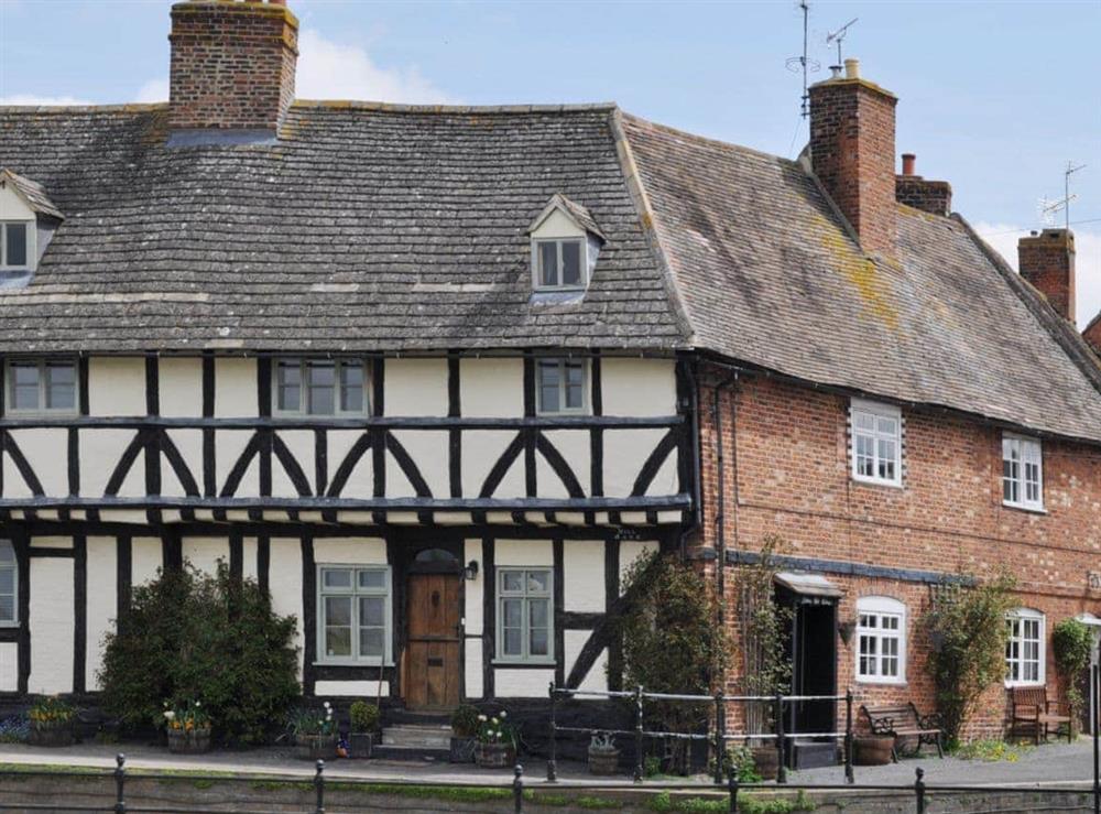 Polly’s House and Corner at Stonemasons Cottage in Tewkesbury, Gloucestershire