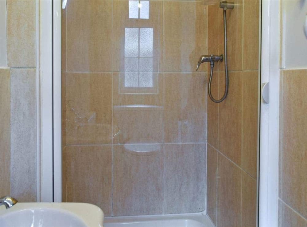 En-suite shower room at Stones Cottage in Ormesby, near Great Yarmouth, Norfolk