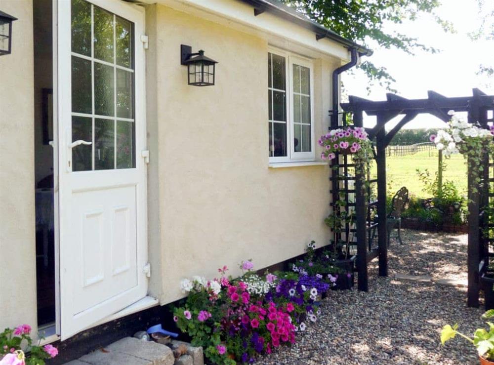 Pretty holiday home at Stones Cottage in Ormesby, near Great Yarmouth, Norfolk