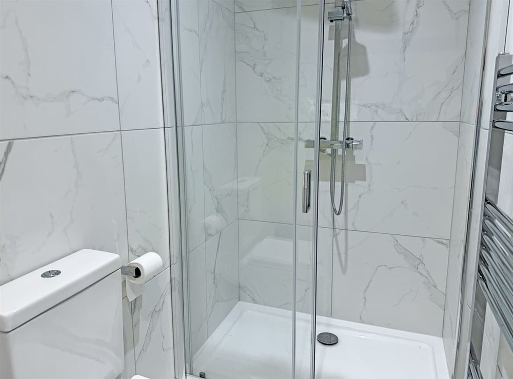 En-suite bedroom 3 (photo 2) at Stones Throw in Richmond, North Yorkshire