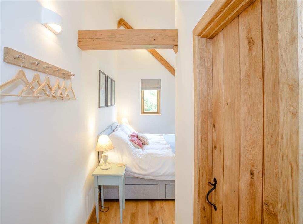 Stylish en-suite double bedroom at Hares Furrow, 