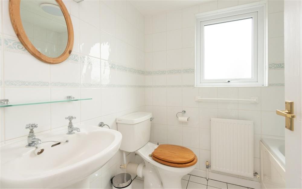 The family bathroom (photo 2) at Strathmore in Salcombe