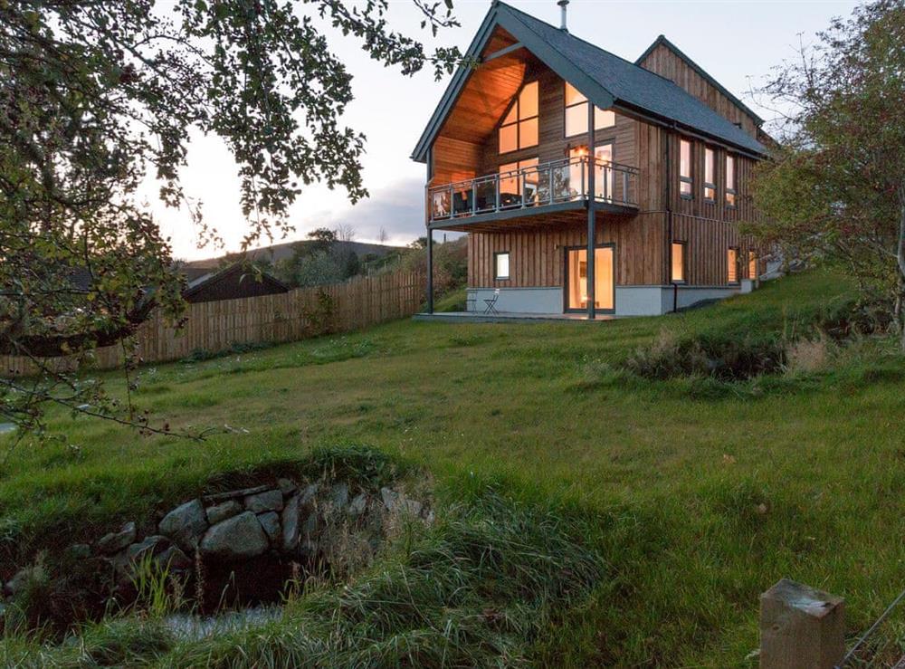 Luxurious family friendly Highland retreat