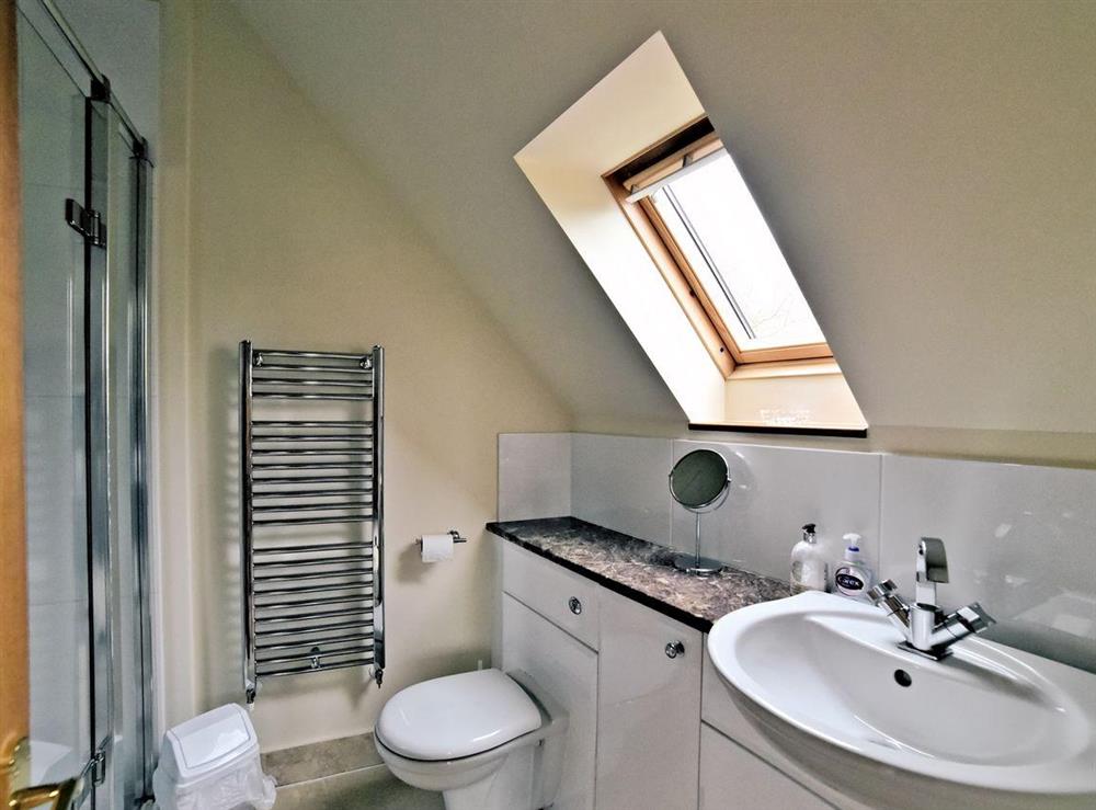Stylish En-suite facilities at Stratton Mill in Cirencester, Gloucester., Gloucestershire