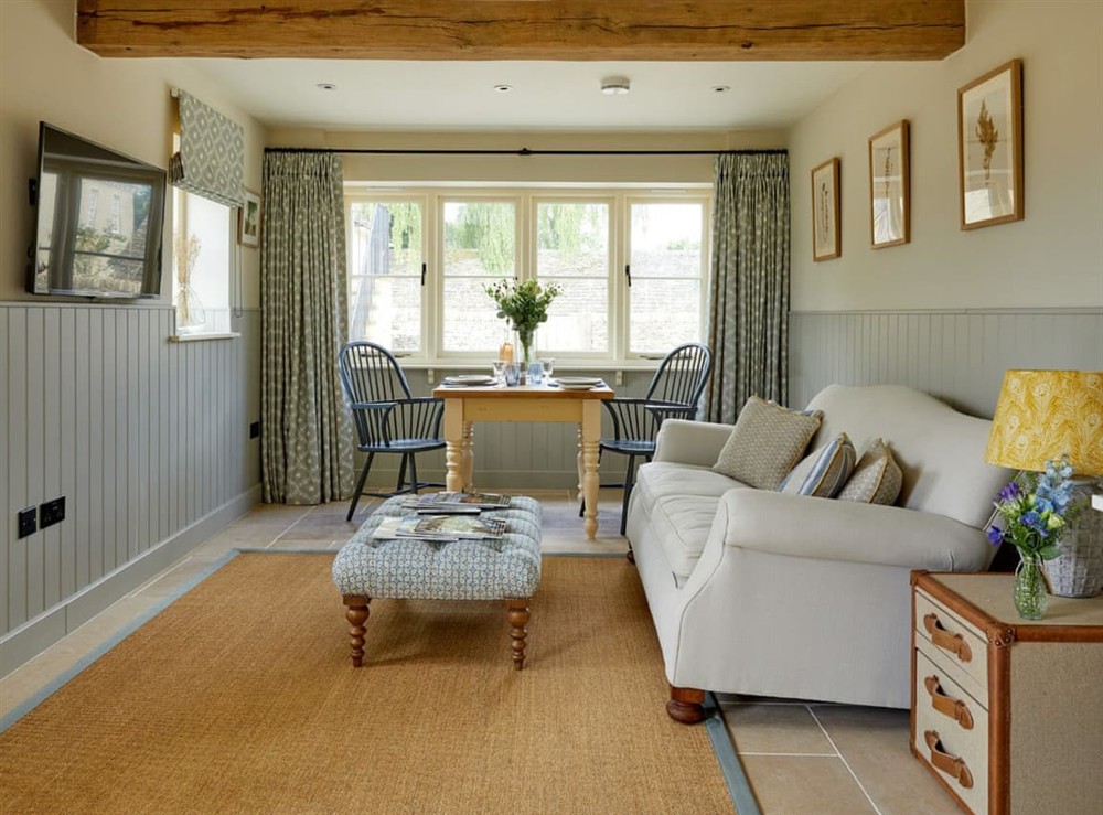 Straw Barn, Ampney Crucis at Straw Barn in Ampney Crucis, Gloucestershire