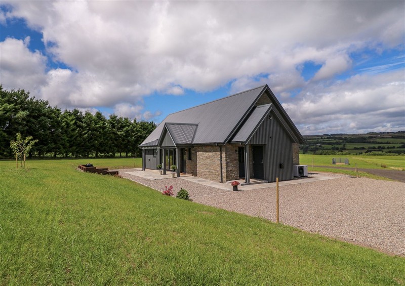 Enjoy the garden at Strawberry Cottage, Wester Essendy near Dunkeld