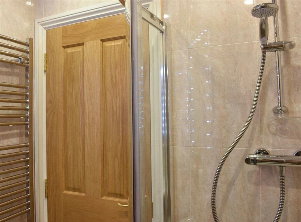En-suite shower room (photo 4) at Strickland Manor  in Penrith, Cumbria
