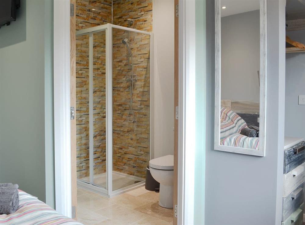 En-suite shower room (photo 5) at Struncheon Hill in Brandesburton, near Bridlington, North Humberside