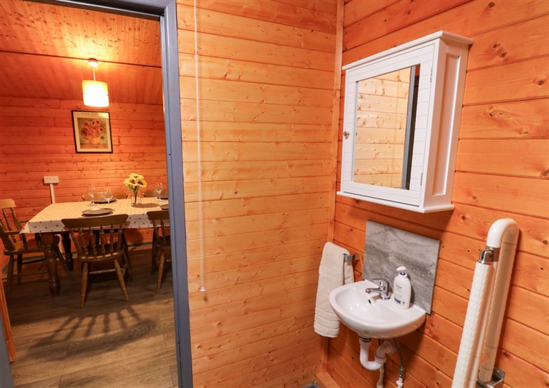 This is Stumps Cross Lodge (photo 3) at Stumps Cross Lodge, Upper Coscombe near Winchcombe