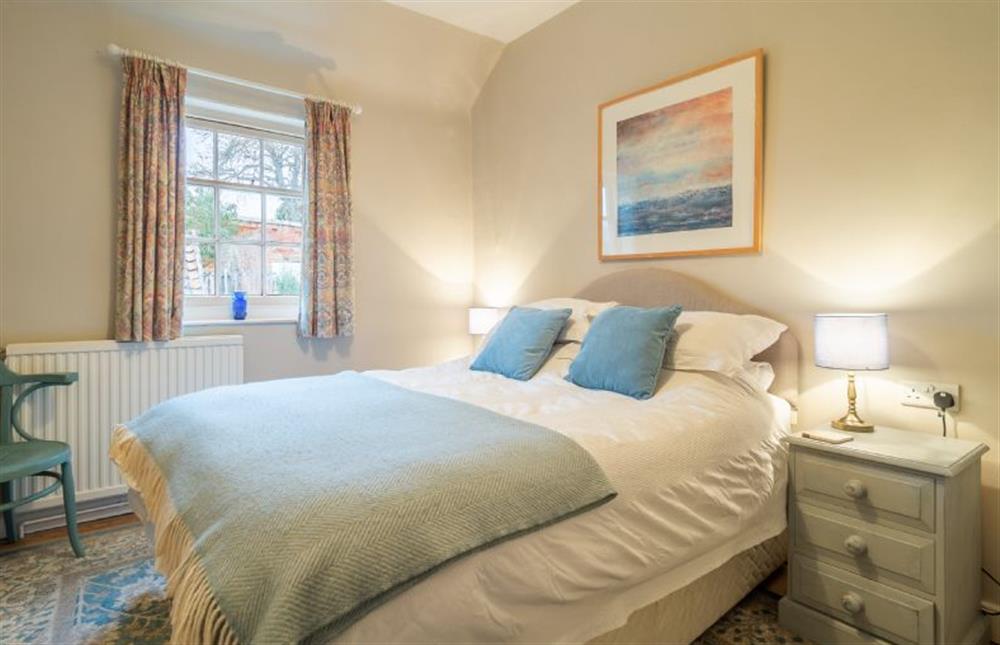 Master bedroom with 4’6 double bed at Suffolk House, Aldeburgh
