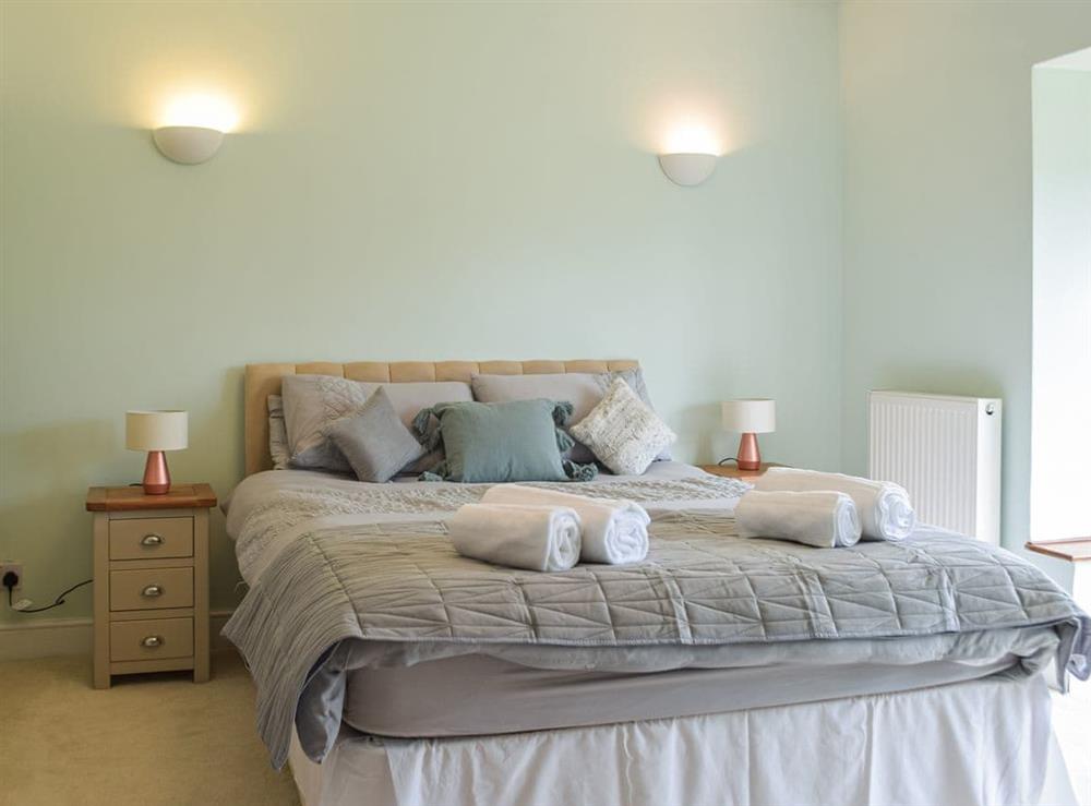 Double bedroom at Summer Hill in Pentlepoir, Dyfed