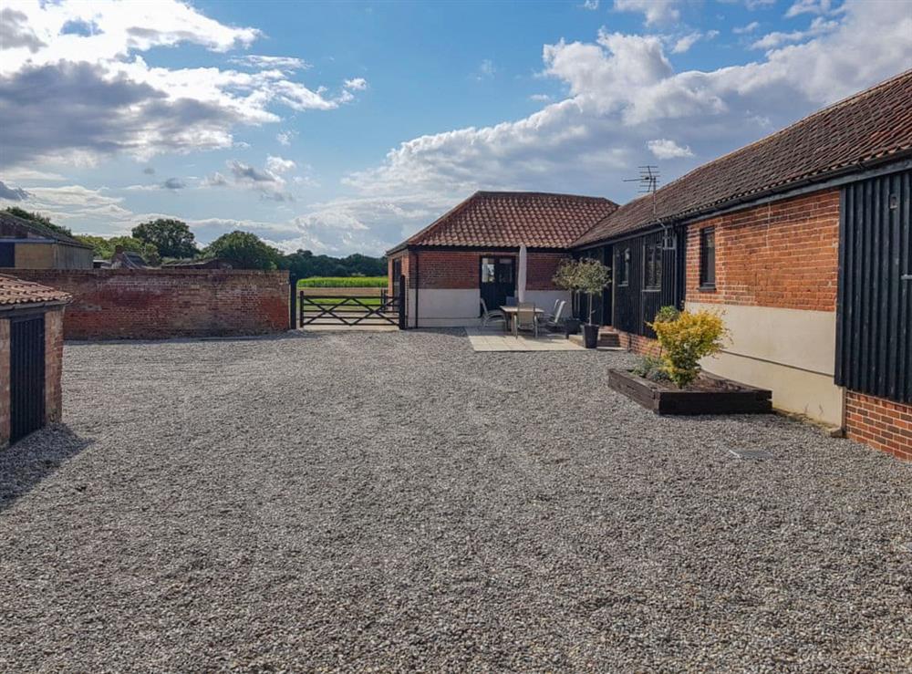 Gravelled area to the front of the property at Summer House Stables in Catfield, near Stalham, Norfolk