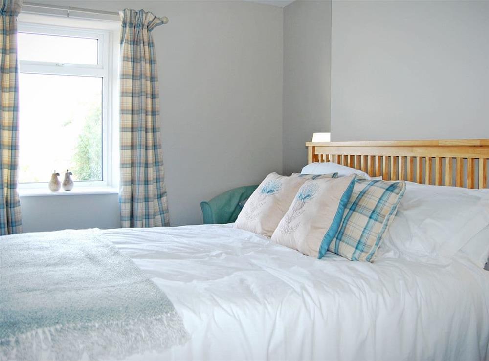 Light and airy double bedroom at Summergate Cottage in Annan, Dumfriesshire