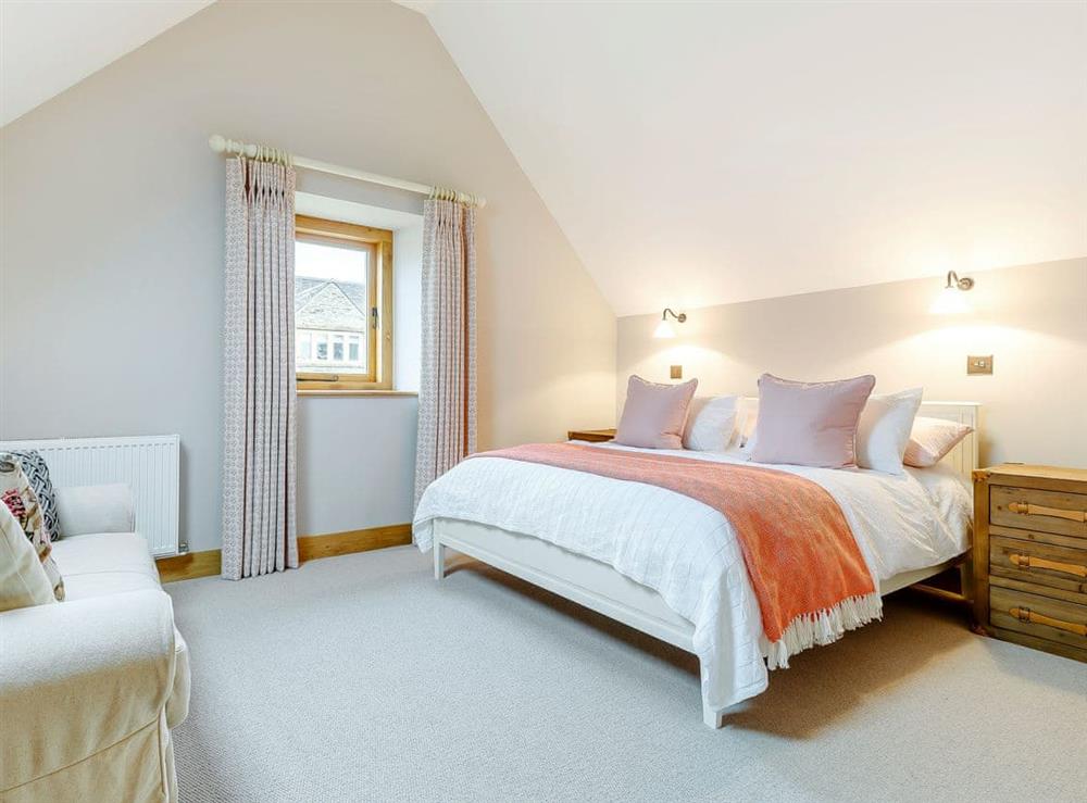 Luxurious double bedroom at Summerhill Snug in Naunton, near Stow-on-the-Wold, Gloucestershire