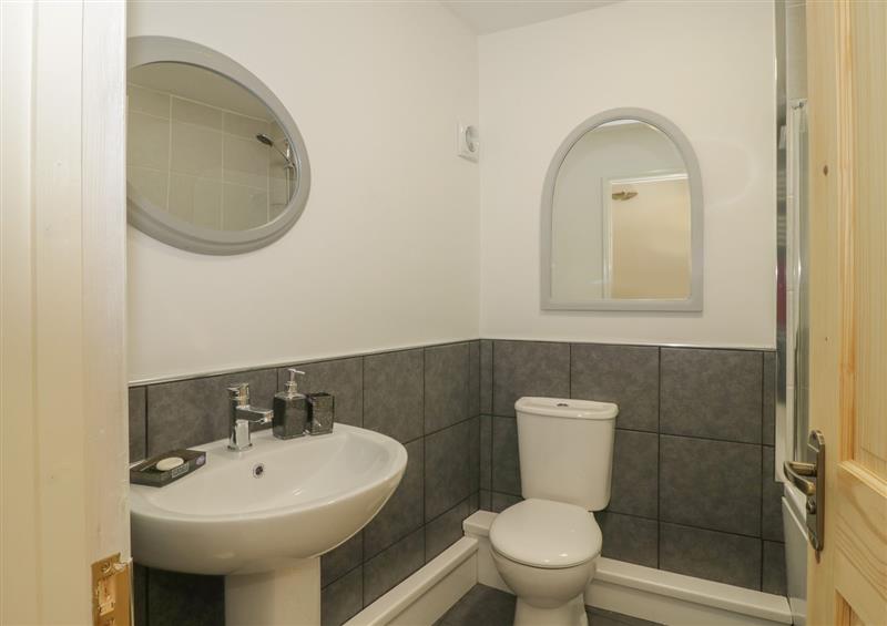 The bathroom at Sun House, Allonby