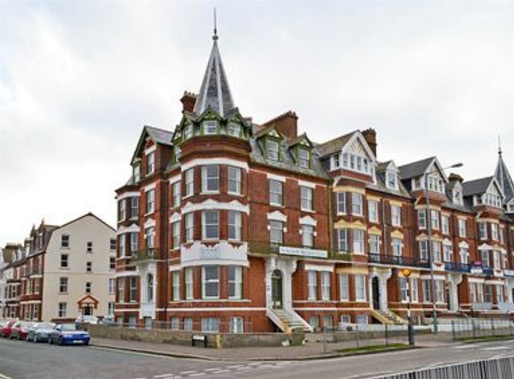 Suncourt Holiday Apartments Bounty in Cromer, Norfolk sleeps 5