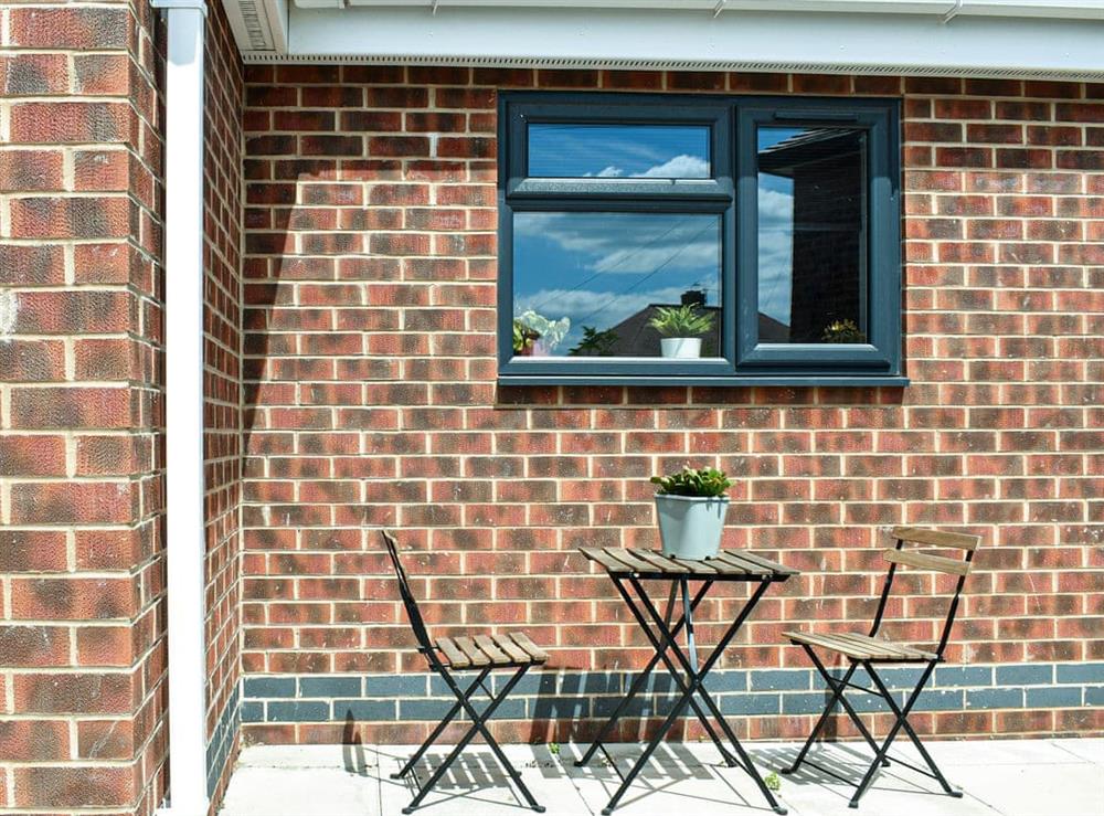 Outdoor area at Sunny Annex in Carlton, Nottinghamshire
