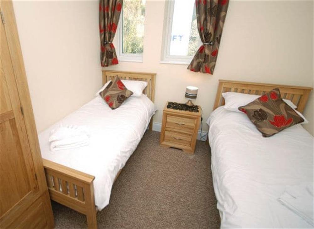 Cosy twin bedroom at Sunny Beach Apartment in Shanklin, Isle of Wight