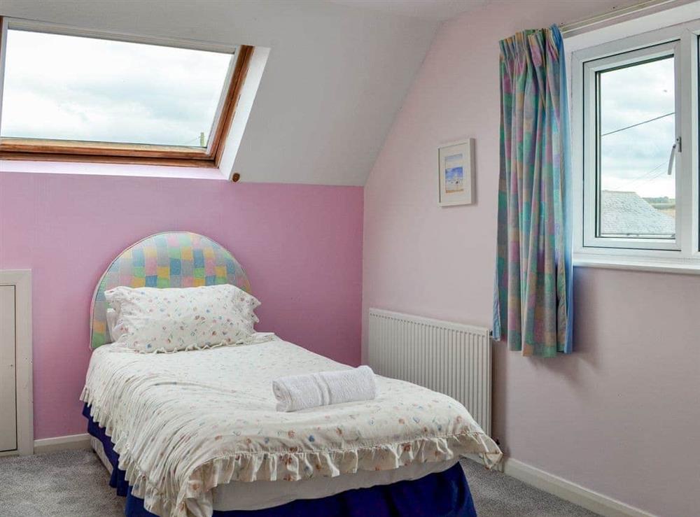 Twin bedroom (photo 3) at Sunny Crest in Hunmanby Gap, near Filey, North Yorkshire