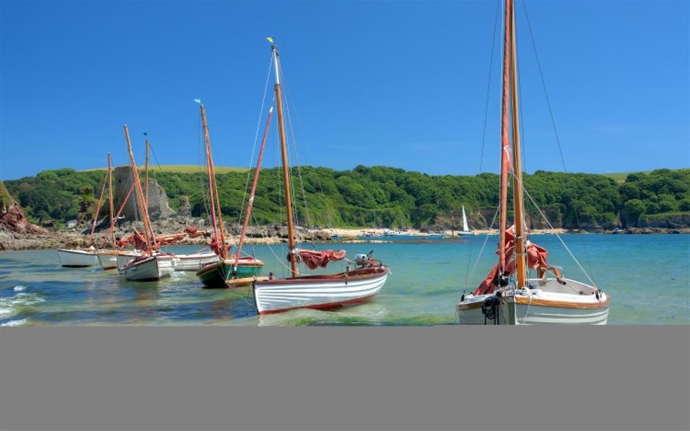 Boats on the water at Sunny Ridge in Salcombe