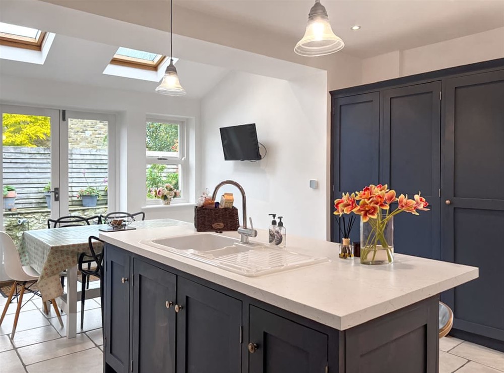 Kitchen/diner (photo 2) at Sunnybeck Cottage in Giggleswick, North Yorkshire