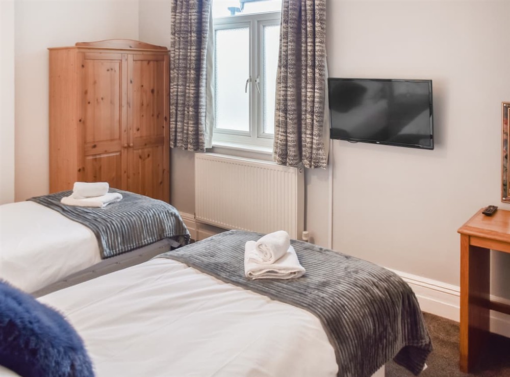 Twin bedroom