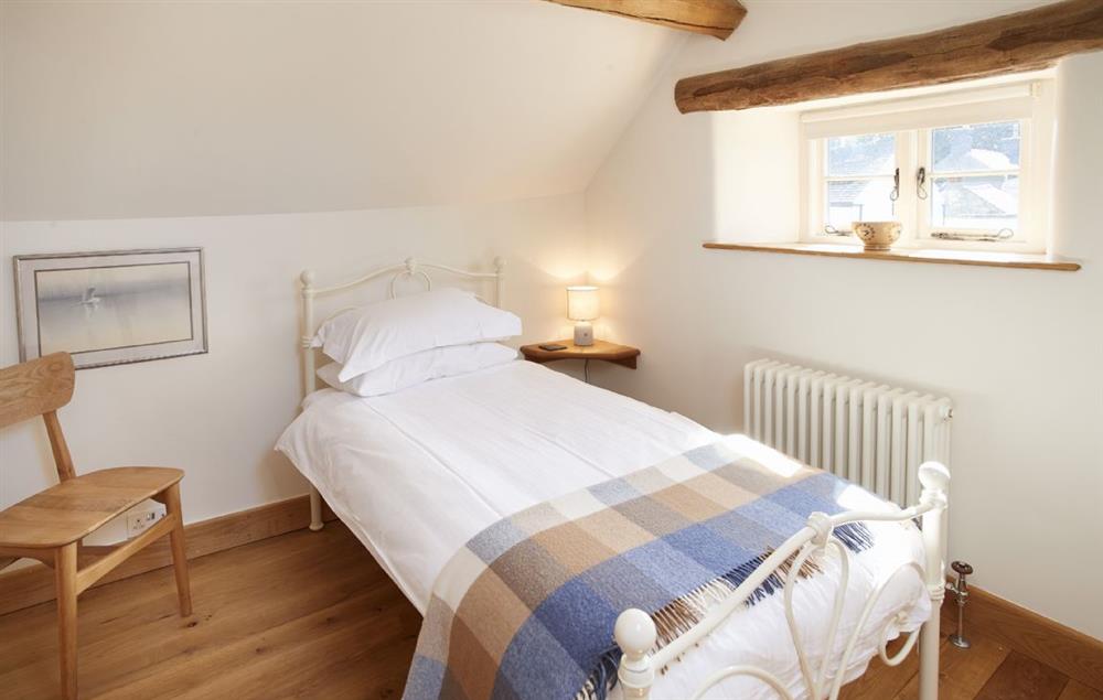 Bedroom with 3’ single bed at Sunnylea Cottage, Great Longstone