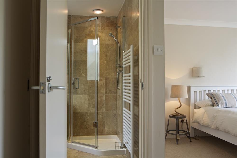 Master bedroom with en suite shower room (photo 2) at Sunnylodge in , Salcombe