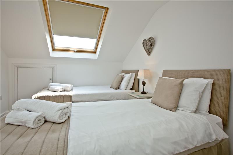 Twin bedroom at Sunnymead Penthouse, Exmouth, Devon