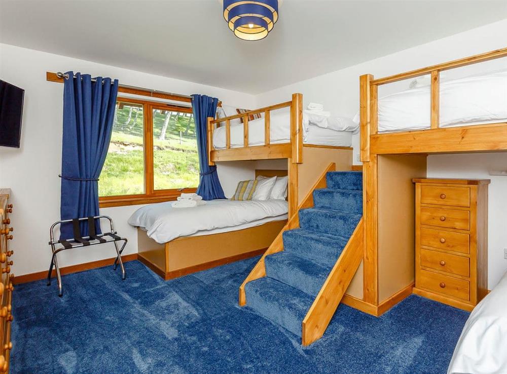Comfortable bunk bedroom at Sunnyside House in Carrbridge, near Aviemore, Inverness-Shire