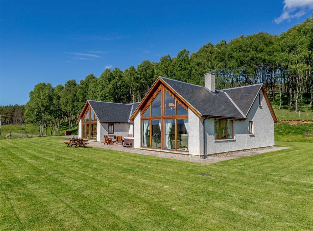 Luxury holiday home at Sunnyside House in Carrbridge, near Aviemore, Inverness-Shire