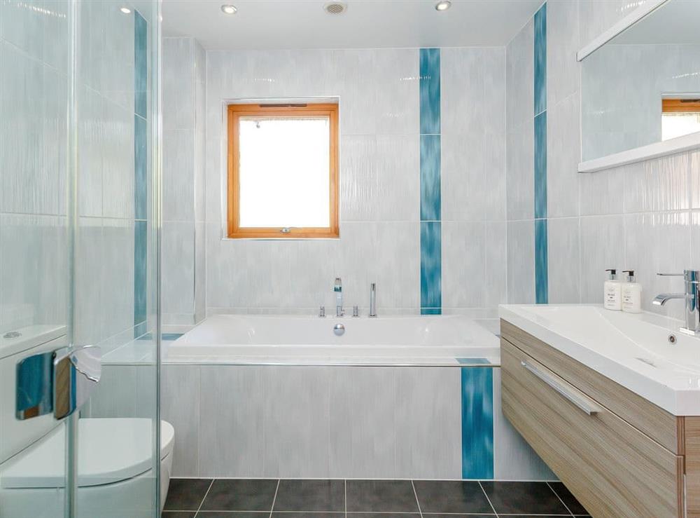 Well presented bathroom at Sunnyside House in Carrbridge, near Aviemore, Inverness-Shire