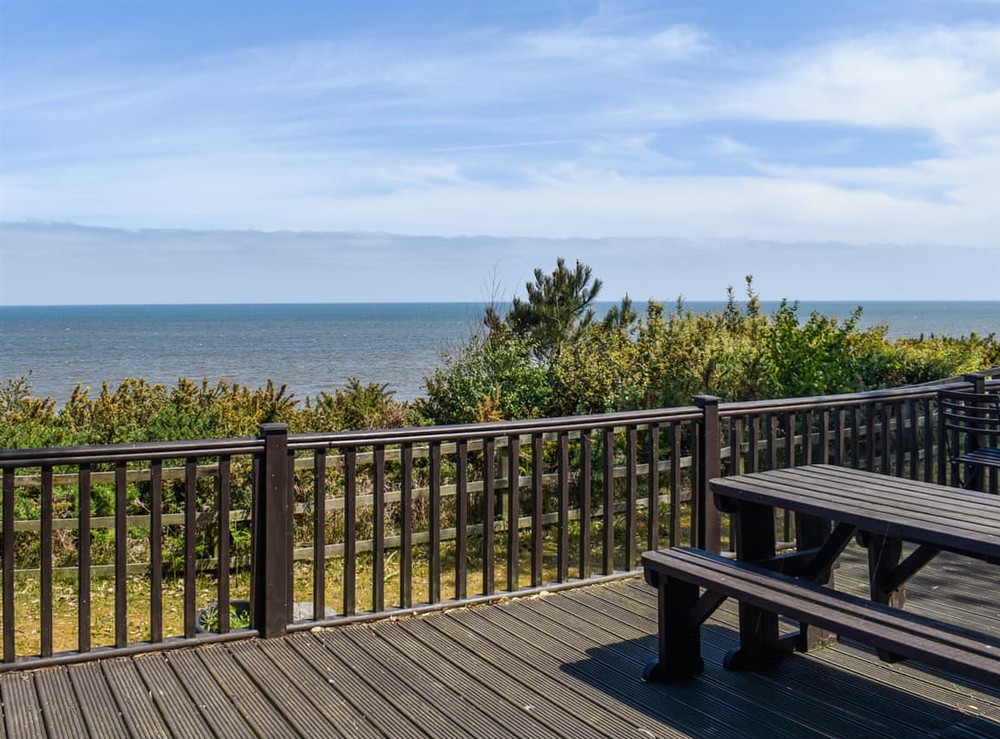 Sitting-out-area (photo 2) at Sunrise Lodge in Lowestoft, Suffolk