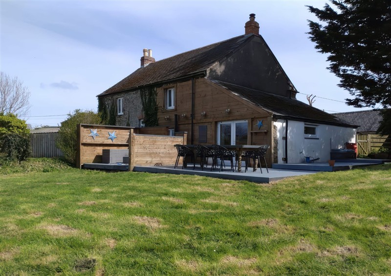 Enjoy the garden at Sunset Cottage, Gorran Churchtown