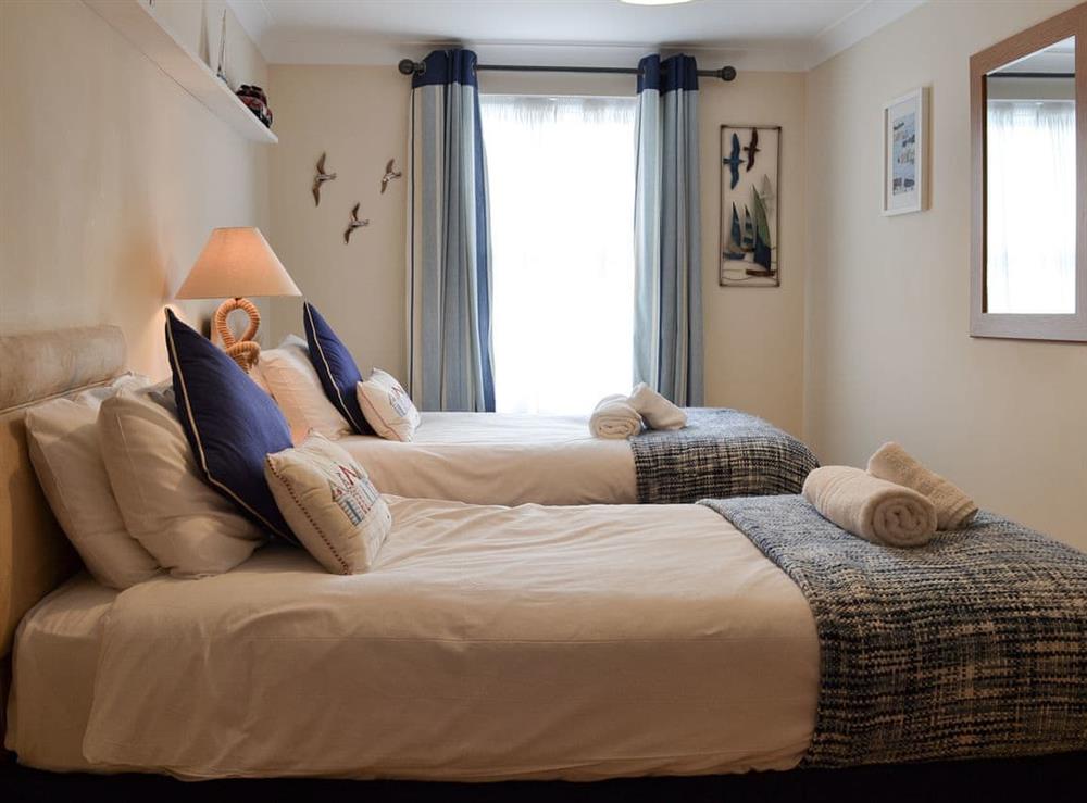 Twin bedroom at Sunsets@Spinnakers in Newquay, Cornwall