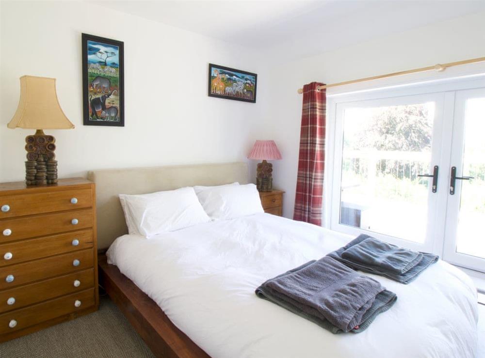 Comfortable double bedroom (photo 2) at Sunwood House in Ditcham, near Petersfield, Hampshire