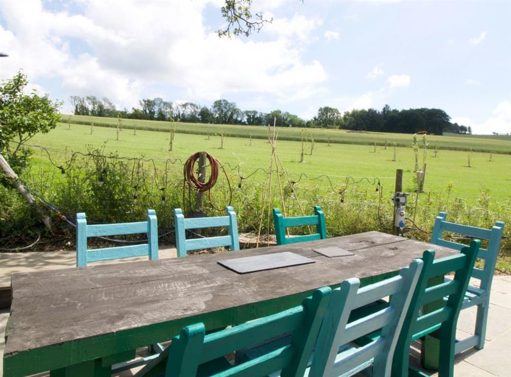 Outdoor eating area at Sunwood House in Ditcham, near Petersfield, Hampshire