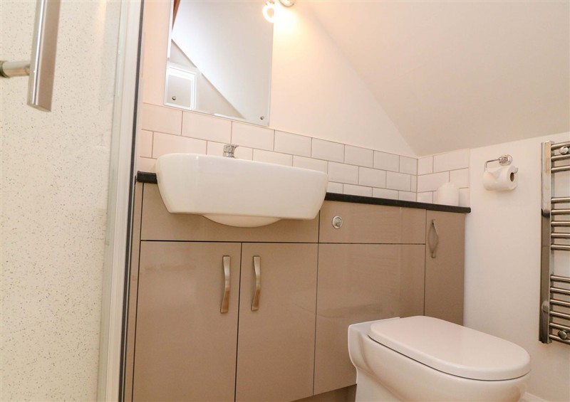 The bathroom at Surf View, Hope Cove