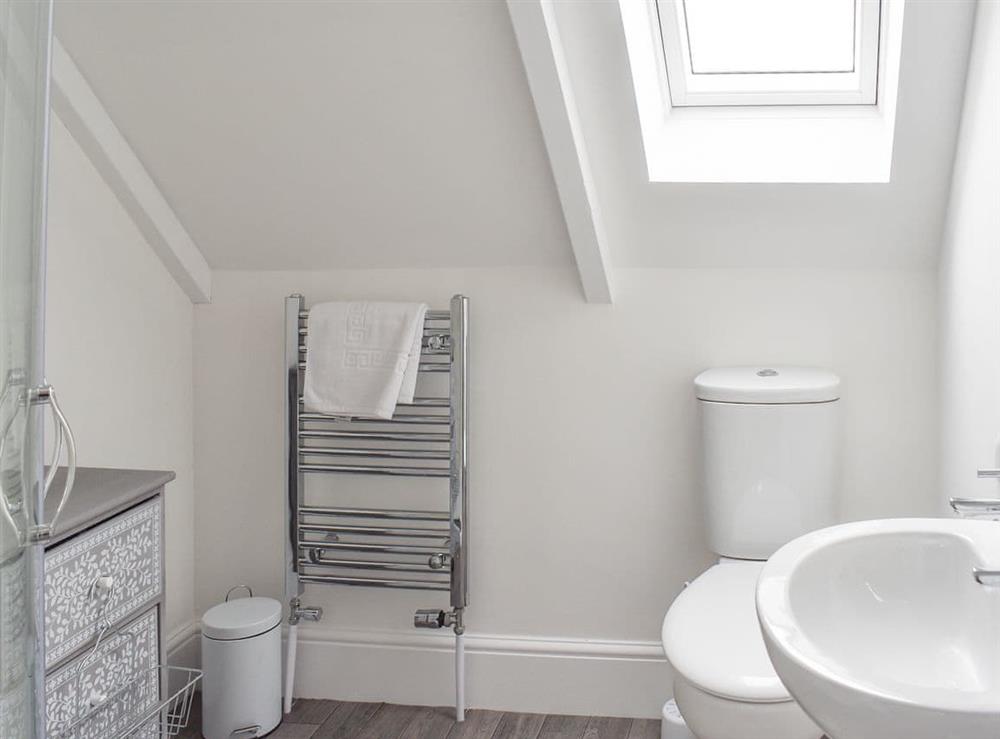 En-suite at Surf View in Newquay, Cornwall