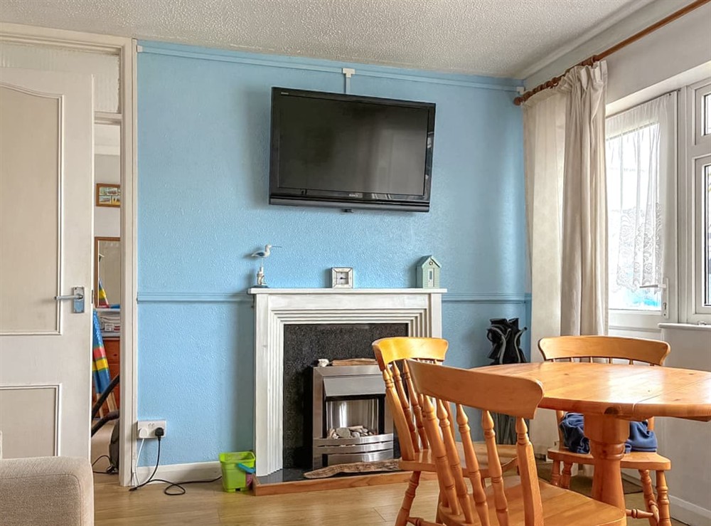 Open plan living space (photo 2) at Surfers Halt in Woolacombe, Devon