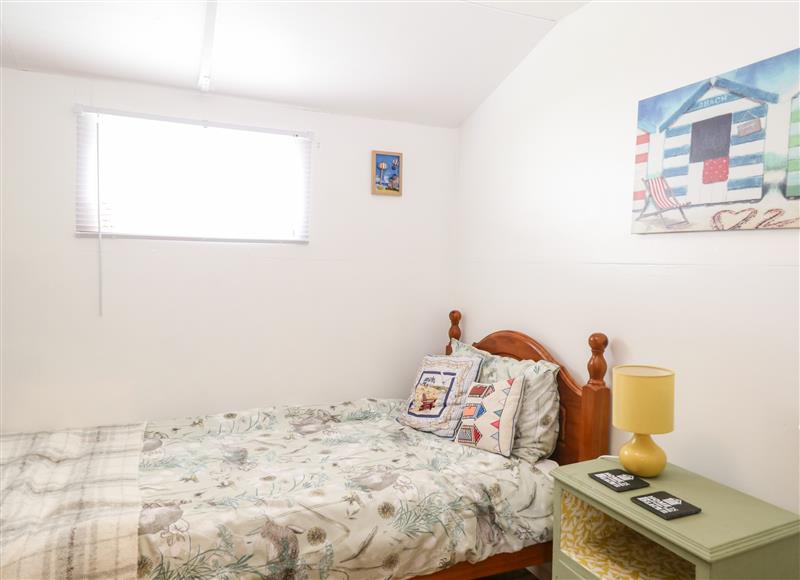 A bedroom in Suzanne's Beach Hut at Suzannes Beach Hut, Bacton near Walcott